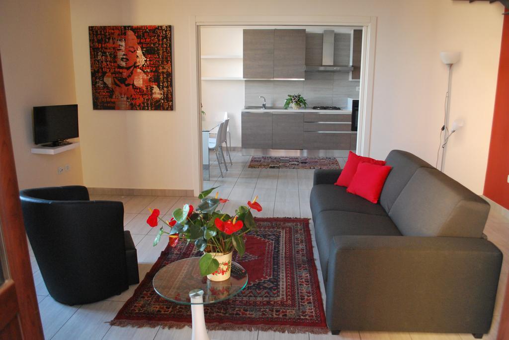 Martihouse Apartment กาญารี ภายนอก รูปภาพ