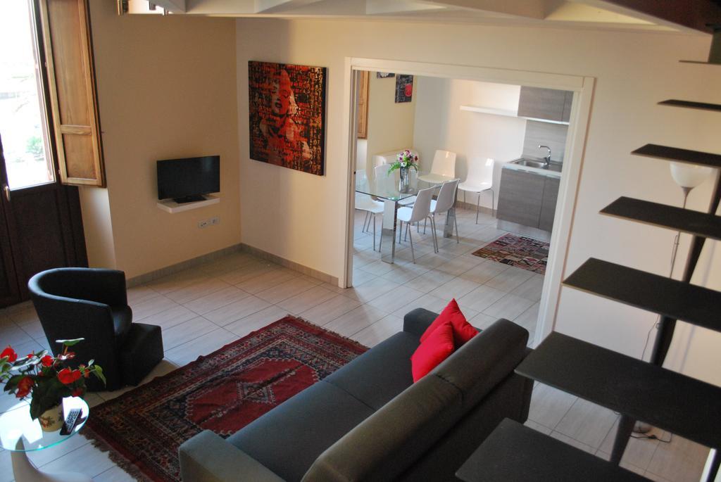 Martihouse Apartment กาญารี ภายนอก รูปภาพ