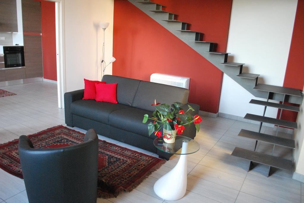 Martihouse Apartment กาญารี ภายนอก รูปภาพ